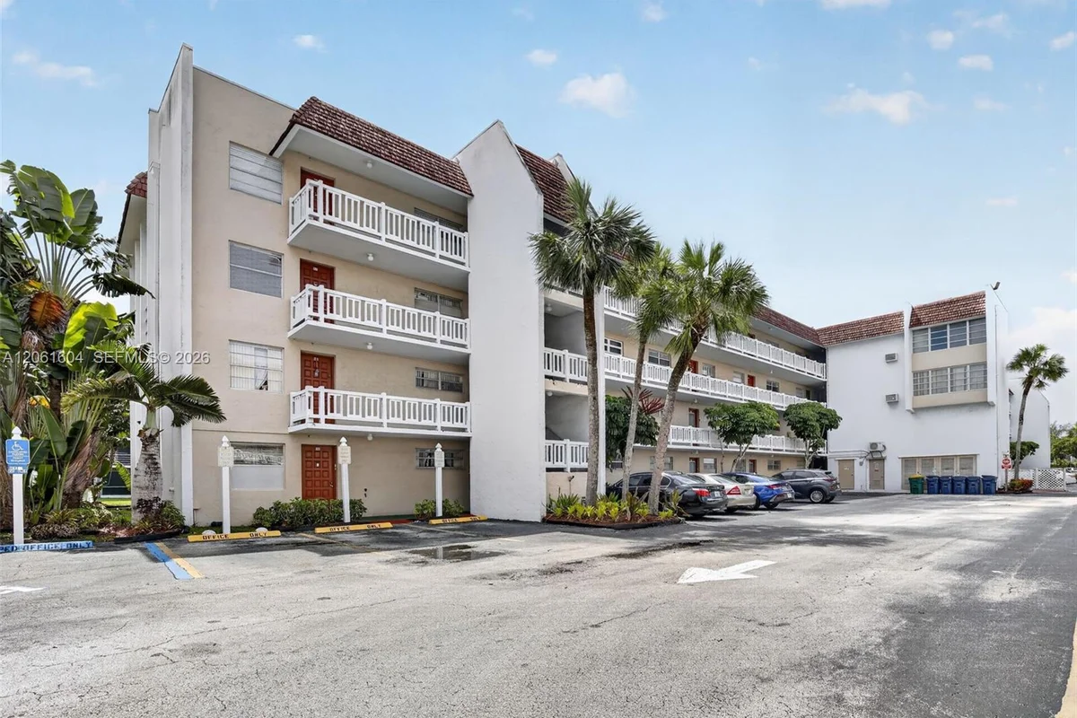 3531 Inverrary Dr #101, Lauderhill: photo 1 of 14