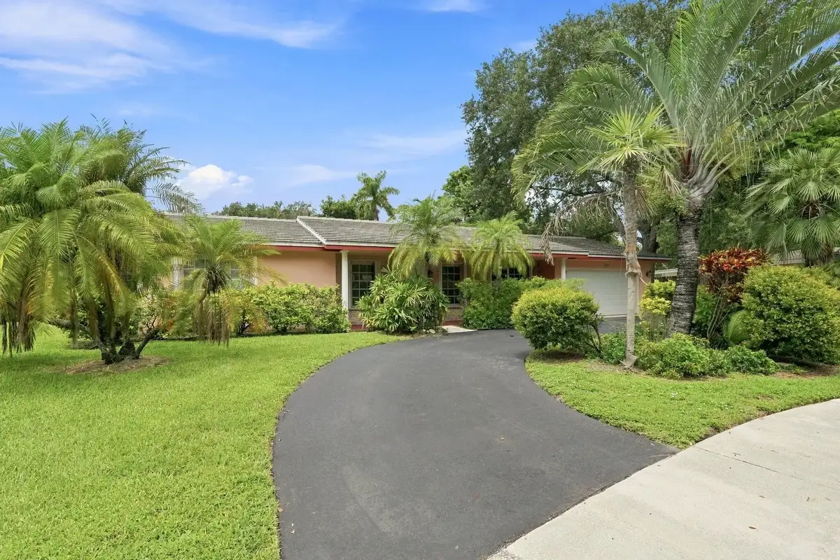 601 NW 71st Ave, Plantation: photo 1 of 17