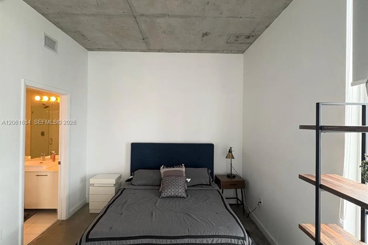 151 SE 1st St #3404, Miami: photo 1 of 20