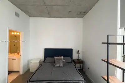 151 SE 1st St #3404, Miami: photo 1 of 20
