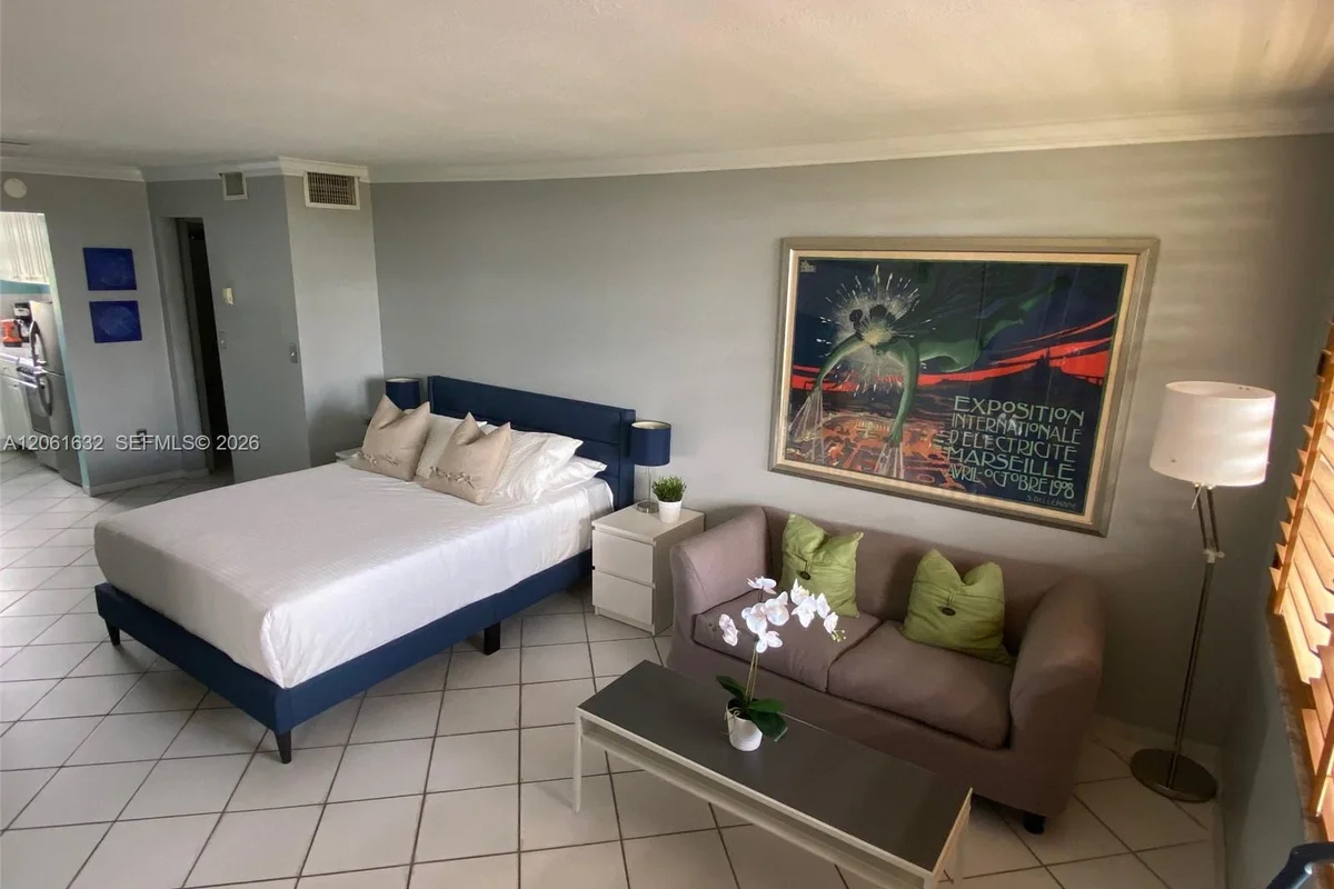631 Jefferson Ave #502, Miami Beach: photo 1 of 10