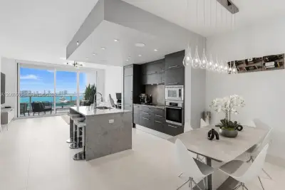 900 Biscayne Blvd #3607, Miami: photo 1 of 33
