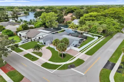 1221 NW 78th Ave, Plantation: photo 1 of 55