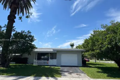 91 Fronton Blvd, Dania Beach: photo 1 of 14