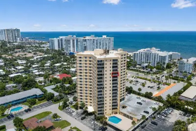 1200 Hibiscus Ave #1406, Pompano Beach: photo 1 of 26