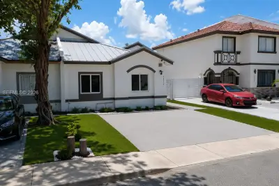 26230 SW 135th Ave, Homestead: photo 1 of 27