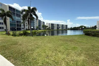 141 SE 3rd Ave #106, Dania Beach: photo 1 of 17