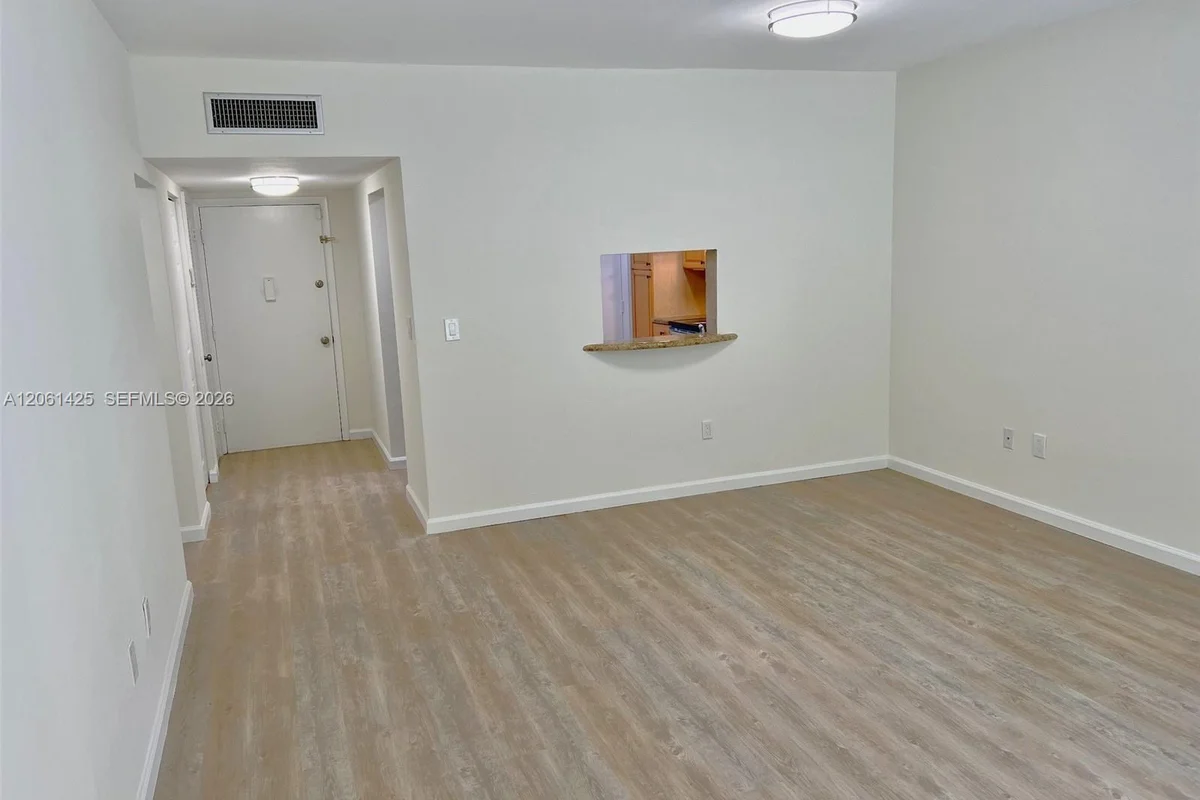 9159 SW 77th Ave #113, Miami: photo 1 of 19