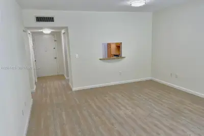 9159 SW 77th Ave #113, Miami: photo 1 of 19
