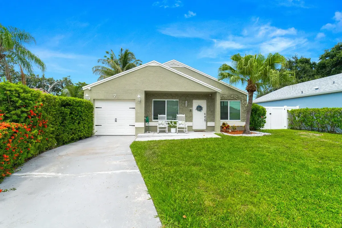 7 Cardiff Way, Boynton Beach: photo 1 of 34