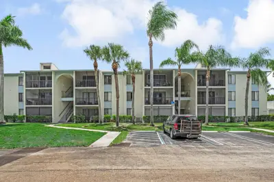 1112 Green Pine Blvd #G3, West Palm Beach: photo 1 of 33