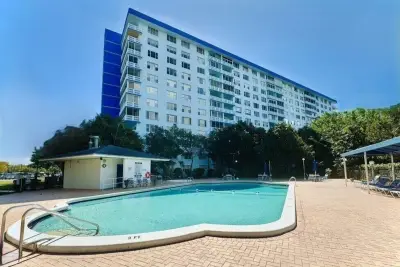 4001 Hillcrest Dr #705, Hollywood: photo 1 of 21