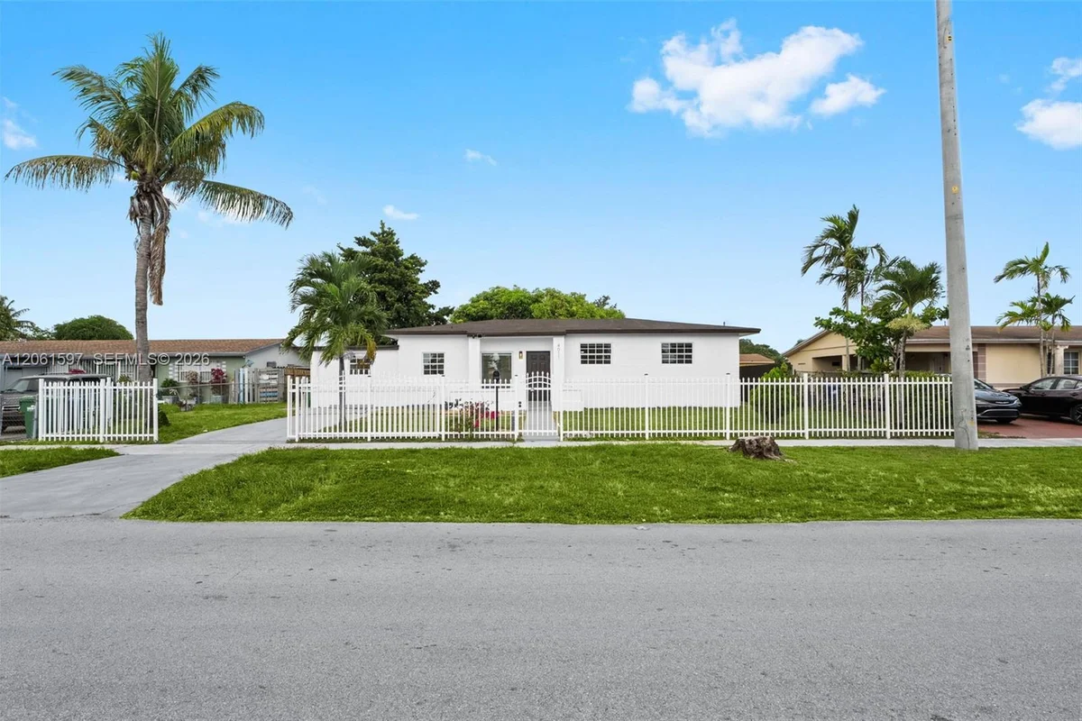 4011 NW 171st St, Miami Gardens: photo 1 of 37