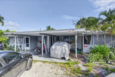 646 NE 38th St, Oakland Park: photo 1 of 32