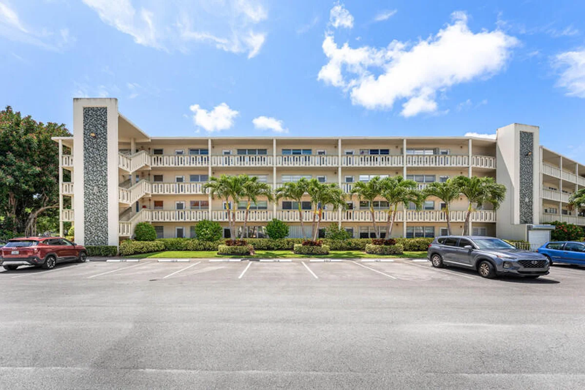 4019 Cambridge A, Deerfield Beach: photo 1 of 49