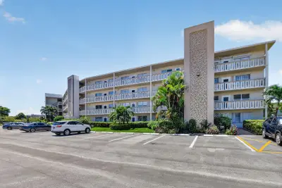 211 Richmond A, Deerfield Beach: photo 1 of 77