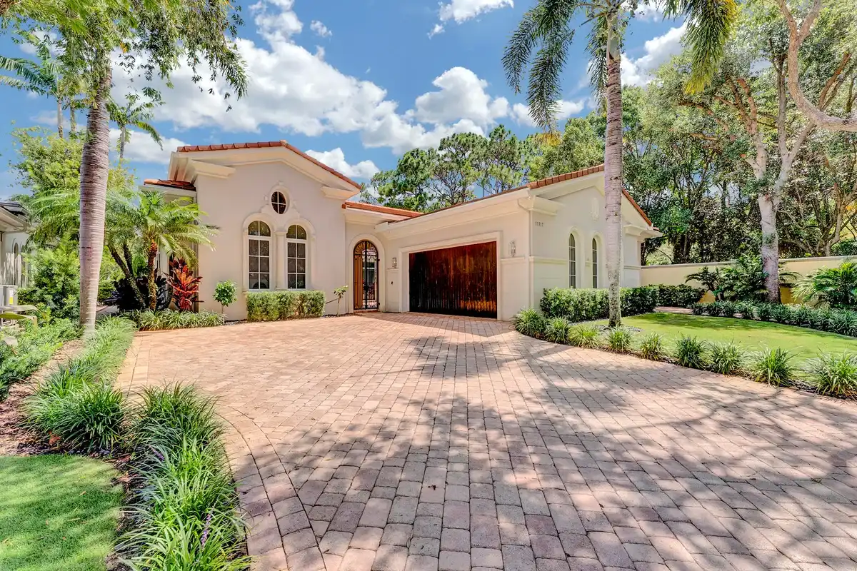 11317 Caladium Ln, Palm Beach Gardens: photo 1 of 64