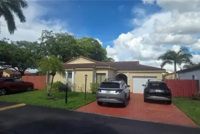 509 SW 87th Pl, Miami: photo 1 of 36