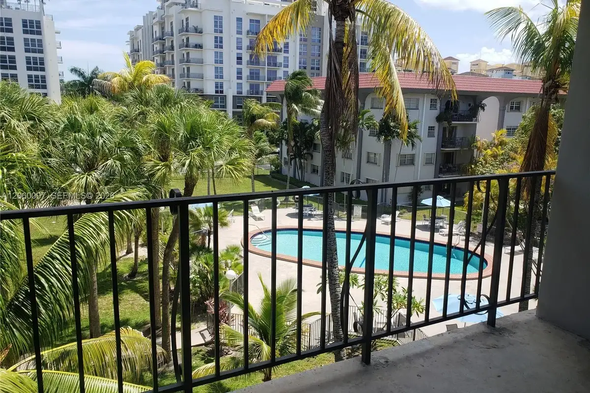 8107 SW 72nd Ave #416E, Miami: photo 1 of 24