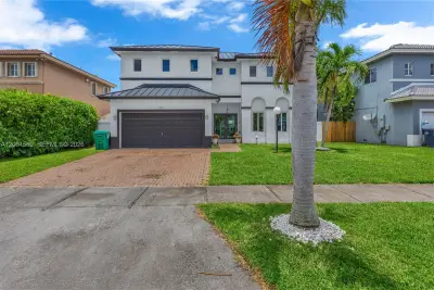15773 SW 147th Ln, Miami: photo 1 of 47