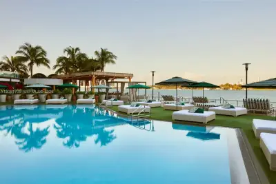 1100 W Ave #407, Miami Beach: photo 1 of 10