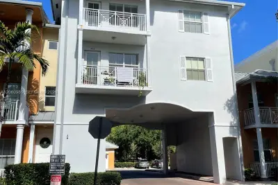 412 SW 13th Ter, Fort Lauderdale: photo 1 of 39