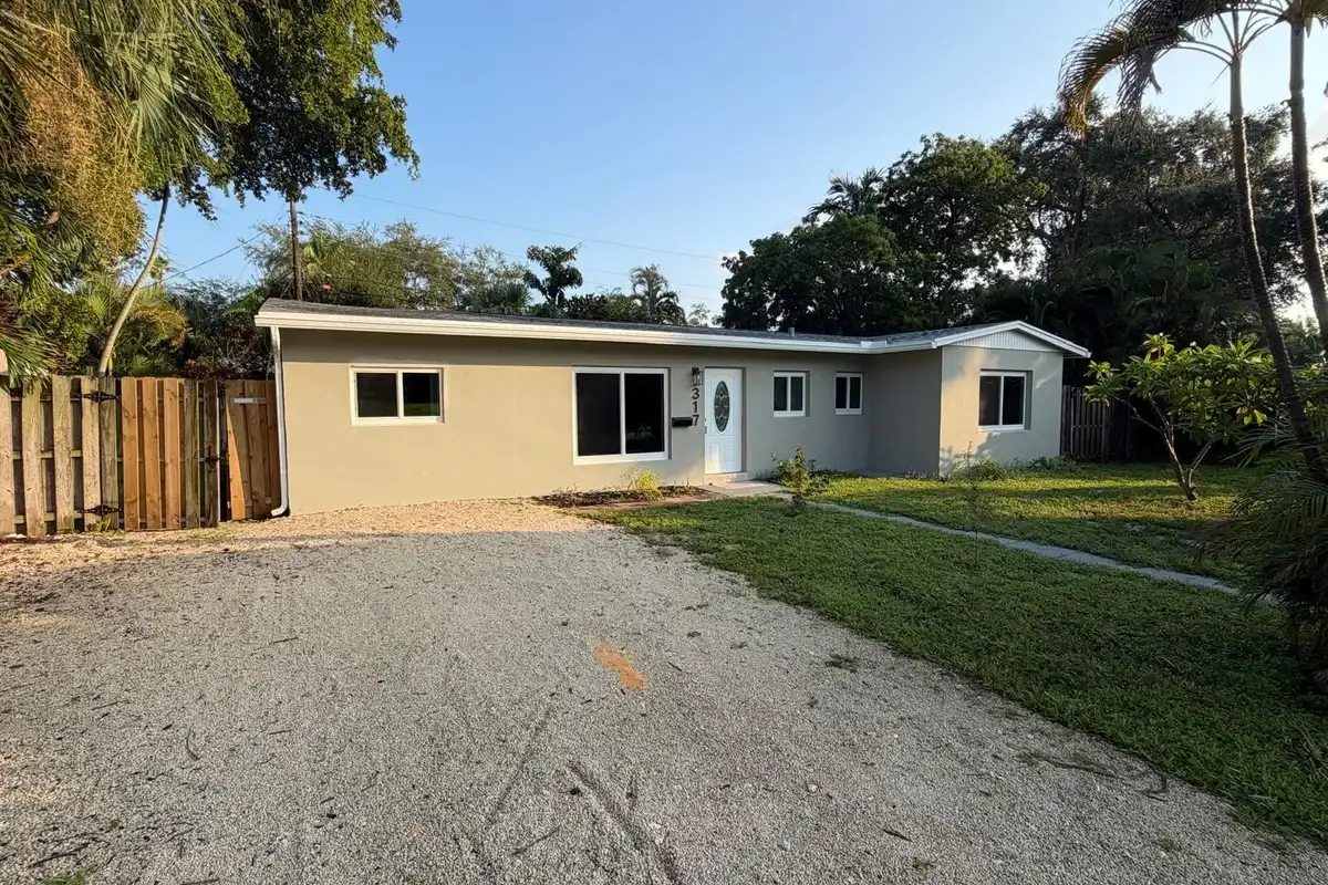 317 SW 19th St, Fort Lauderdale: photo 1 of 42
