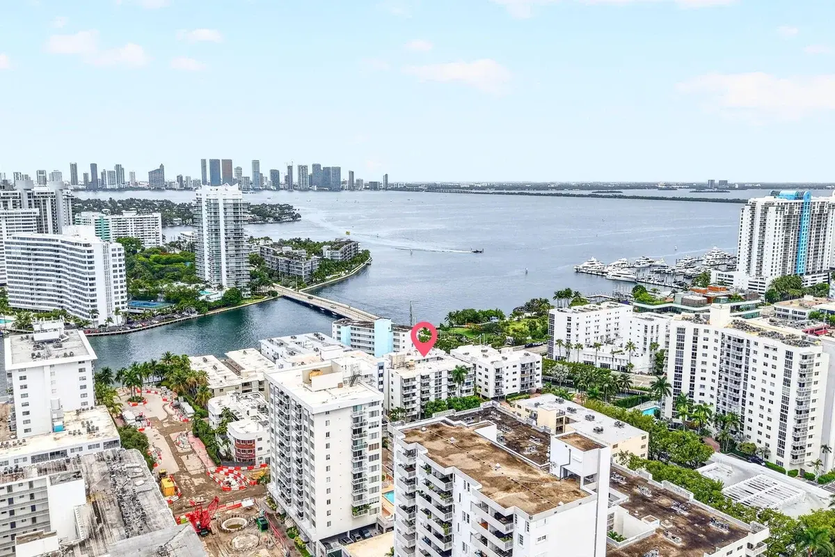 1670 Bay Rd #3F, Miami Beach: photo 1 of 43