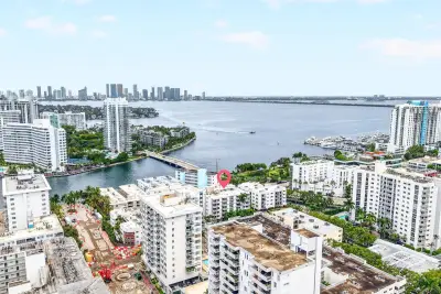 1670 Bay Rd #3F, Miami Beach: photo 1 of 43