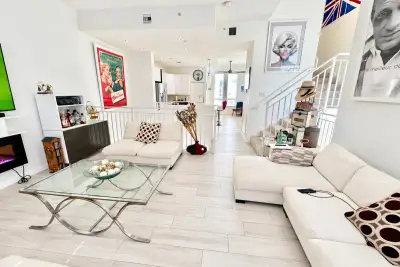 711 SE 16th Ct, Fort Lauderdale: photo 1 of 70