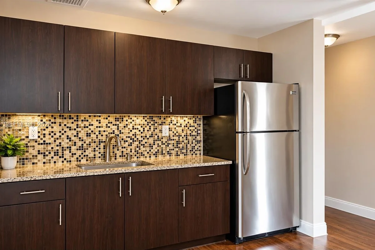 1469 SW 5th St #1, Miami: photo 1 of 5