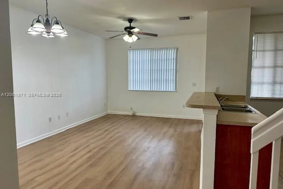 1203 Abaco Ln, Riviera Beach: photo 1 of 18