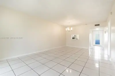 7877 Golf Cir Dr #108, Margate: photo 1 of 23