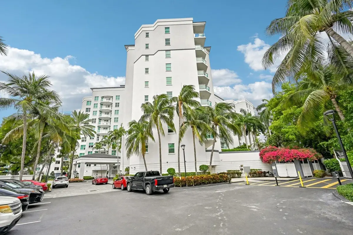 550 SE Mizner Blvd #B206, Boca Raton: photo 1 of 26