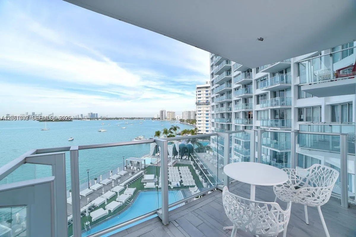 1100 W Ave #622, Miami Beach: photo 1 of 4