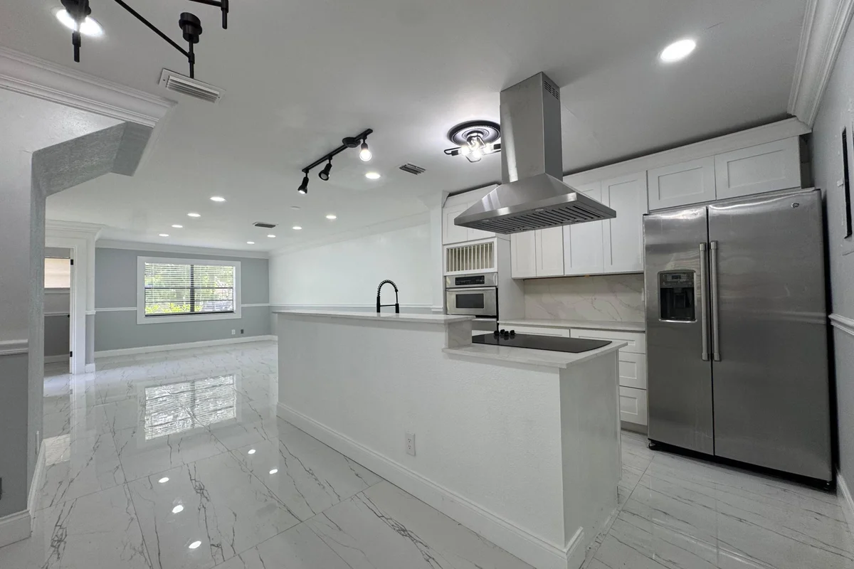 613 NW 47th St, Deerfield Beach: photo 1 of 24