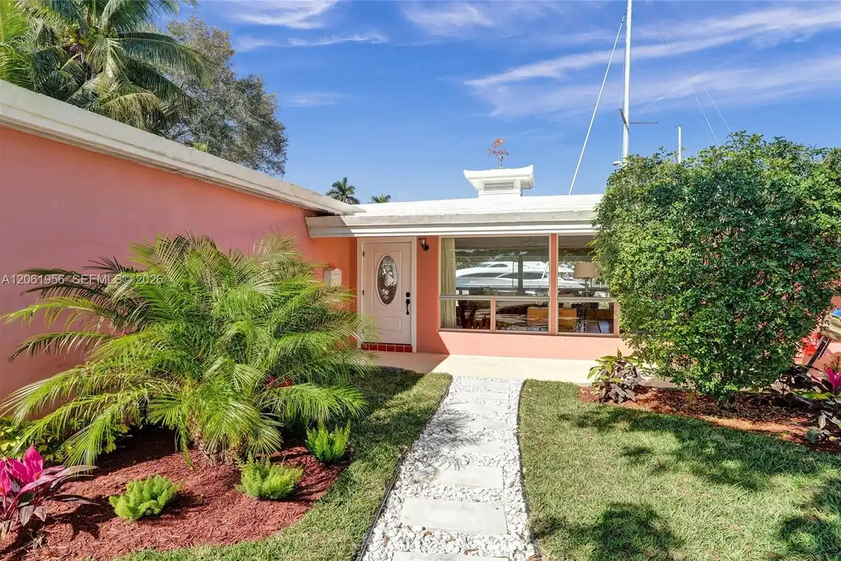 1321 Mandarin Isle, Fort Lauderdale: photo 1 of 36