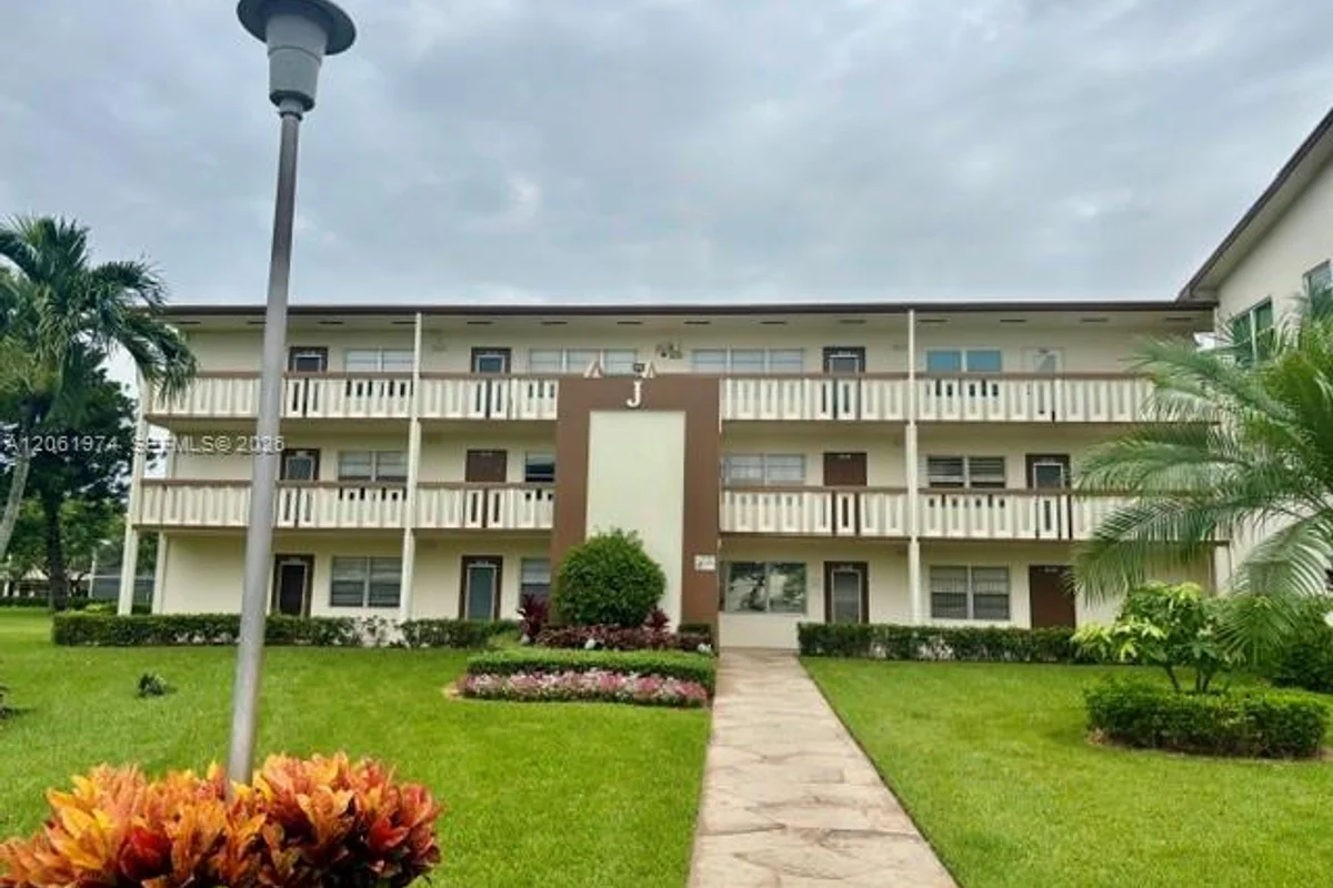 394 Mansfield #J, Boca Raton: photo 1 of 13