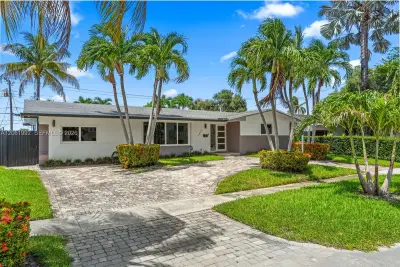 1871 NE 186th St, North Miami Beach: photo 1 of 56