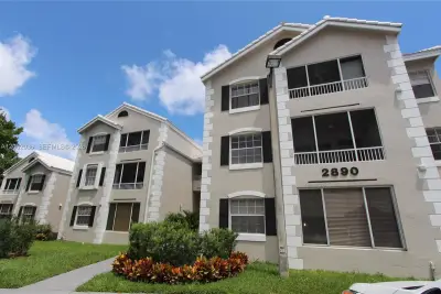 2890 N Oakland Forest Dr #206, Oakland Park: photo 1 of 27