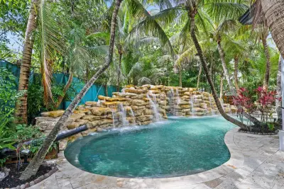 12 Sylvan Ln, Fort Lauderdale: photo 1 of 68