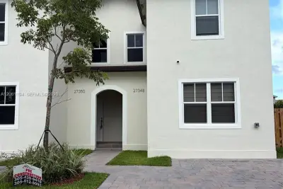 27350 SW 133rd Path, Homestead: photo 1 of 16