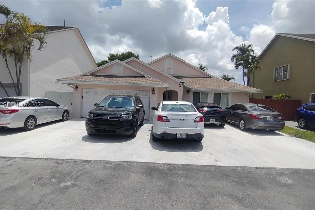 19081 NW 77th Ct #1, Hialeah: photo 1 of 15