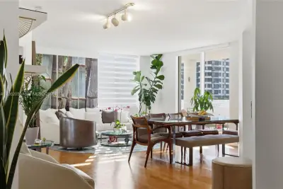 701 Brickell Key Blvd #610, Miami: photo 1 of 36