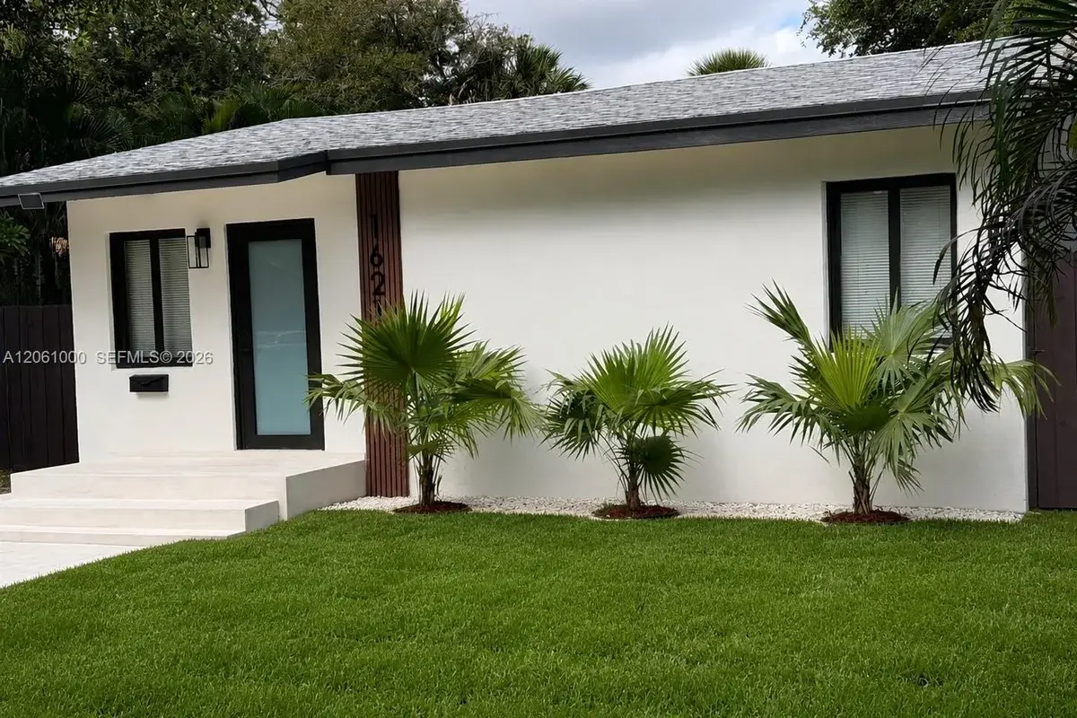 1621 SW 11th Ct, Fort Lauderdale: photo 1 of 25