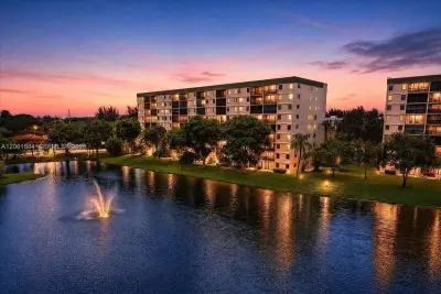 2240 N Cypress Bend Dr #204, Pompano Beach: photo 1 of 52