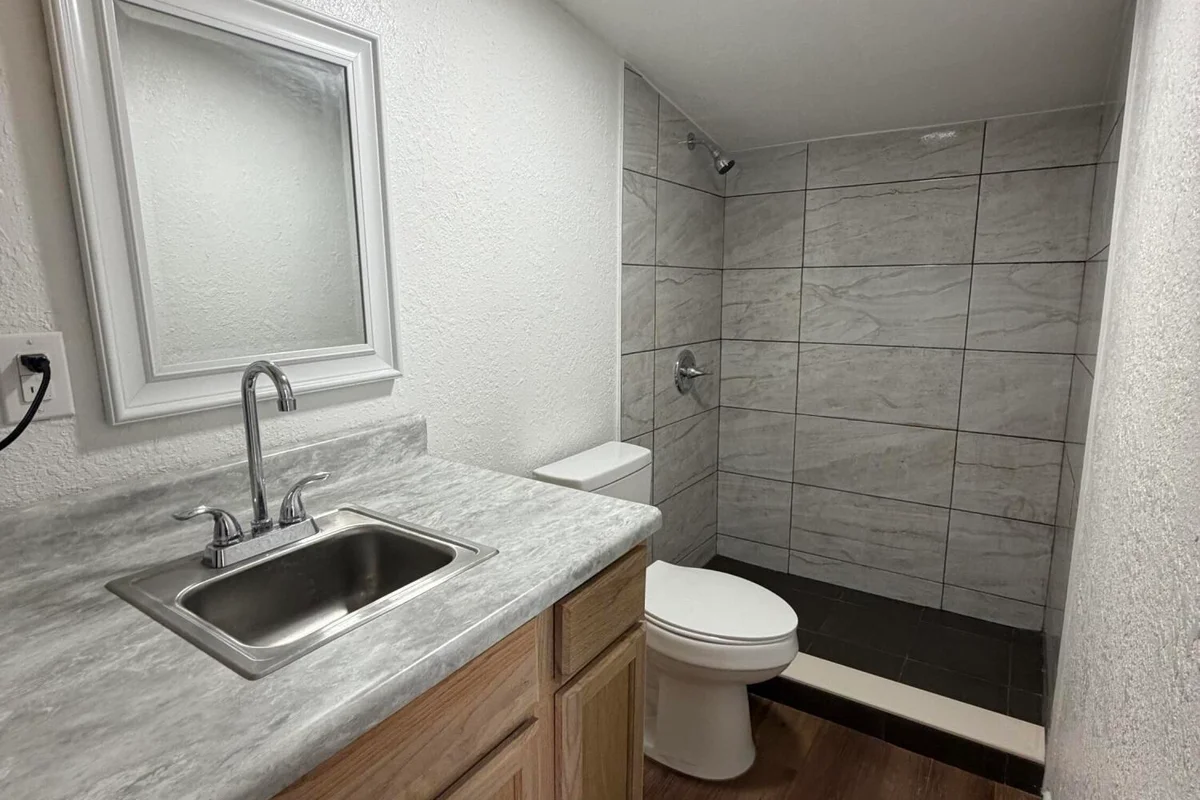 14131 NW 3rd Ave #E, Miami: photo 1 of 6