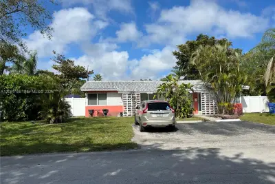 1409-1413 NE 21st St, Wilton Manors: photo 1 of 9