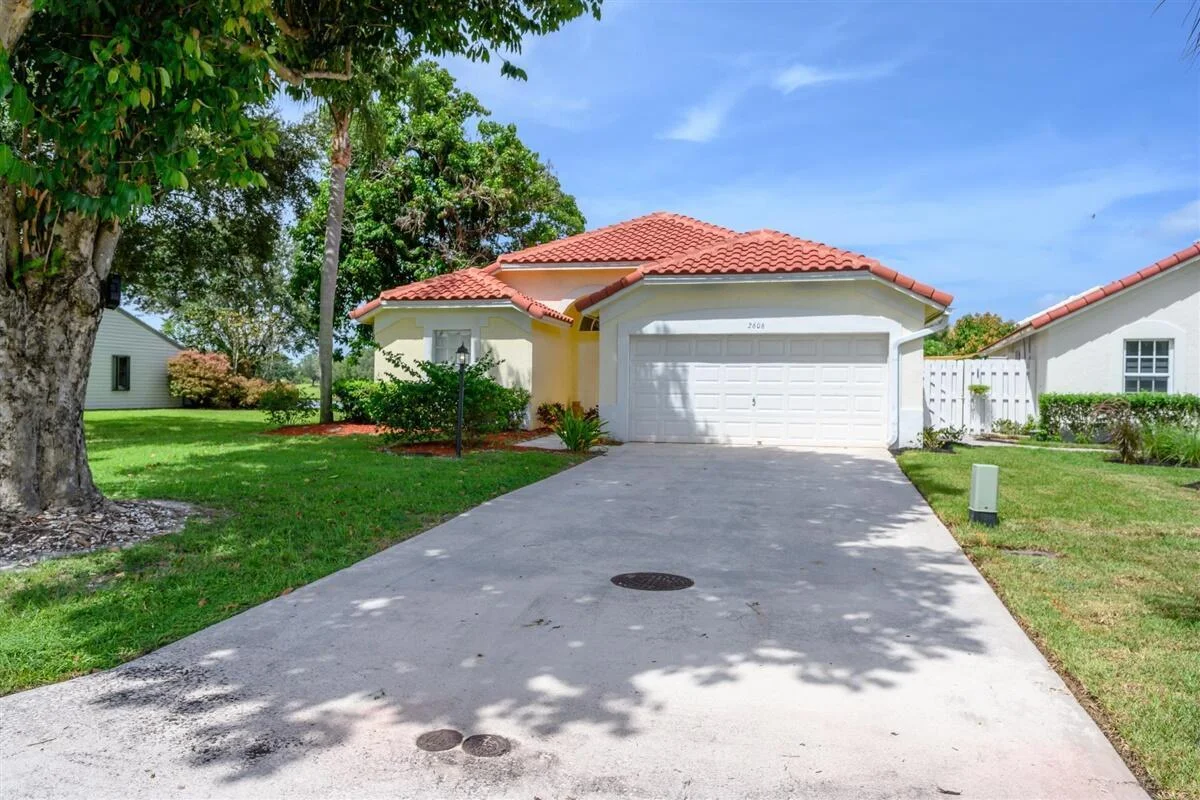 2606 Bedford Mews Dr, Wellington: photo 1 of 20
