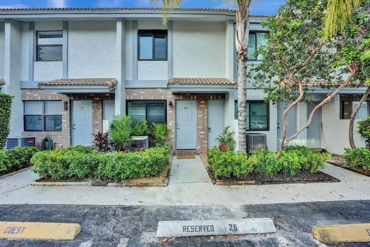 9845 Riverside Dr #8-28, Coral Springs: photo 1 of 26